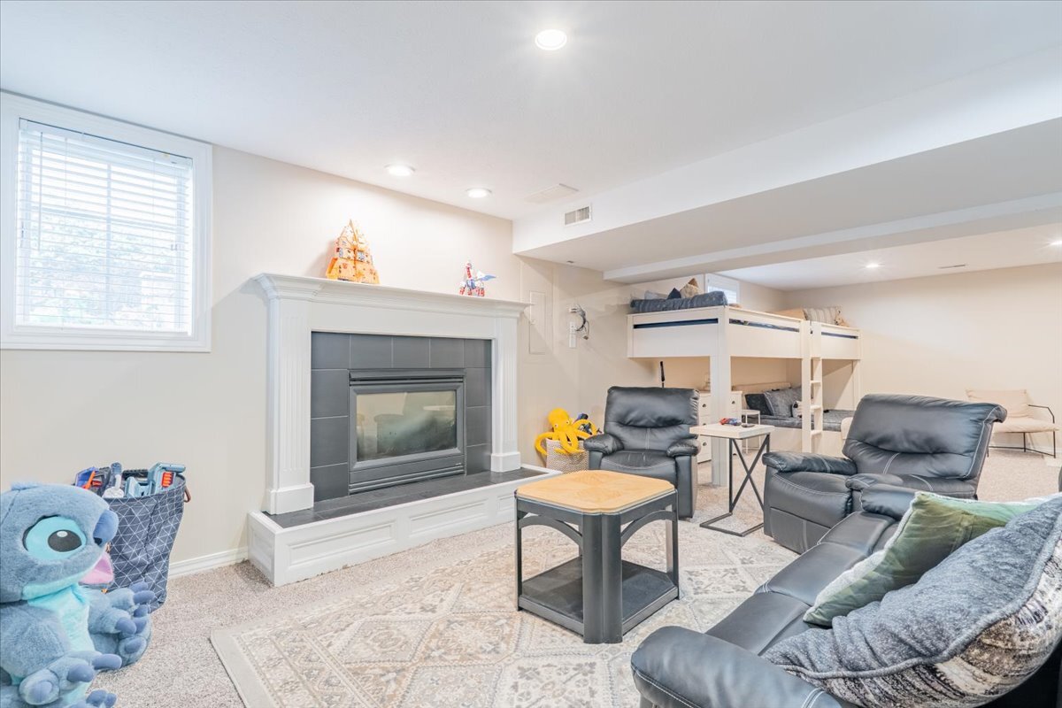 45 Pebblebrook Court, Bloomington, IL 61705