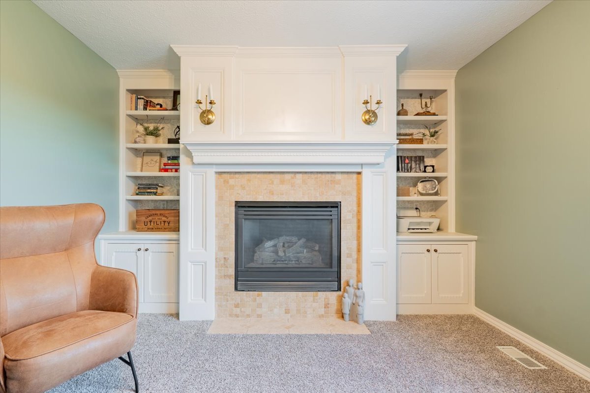 45 Pebblebrook Court, Bloomington, IL 61705