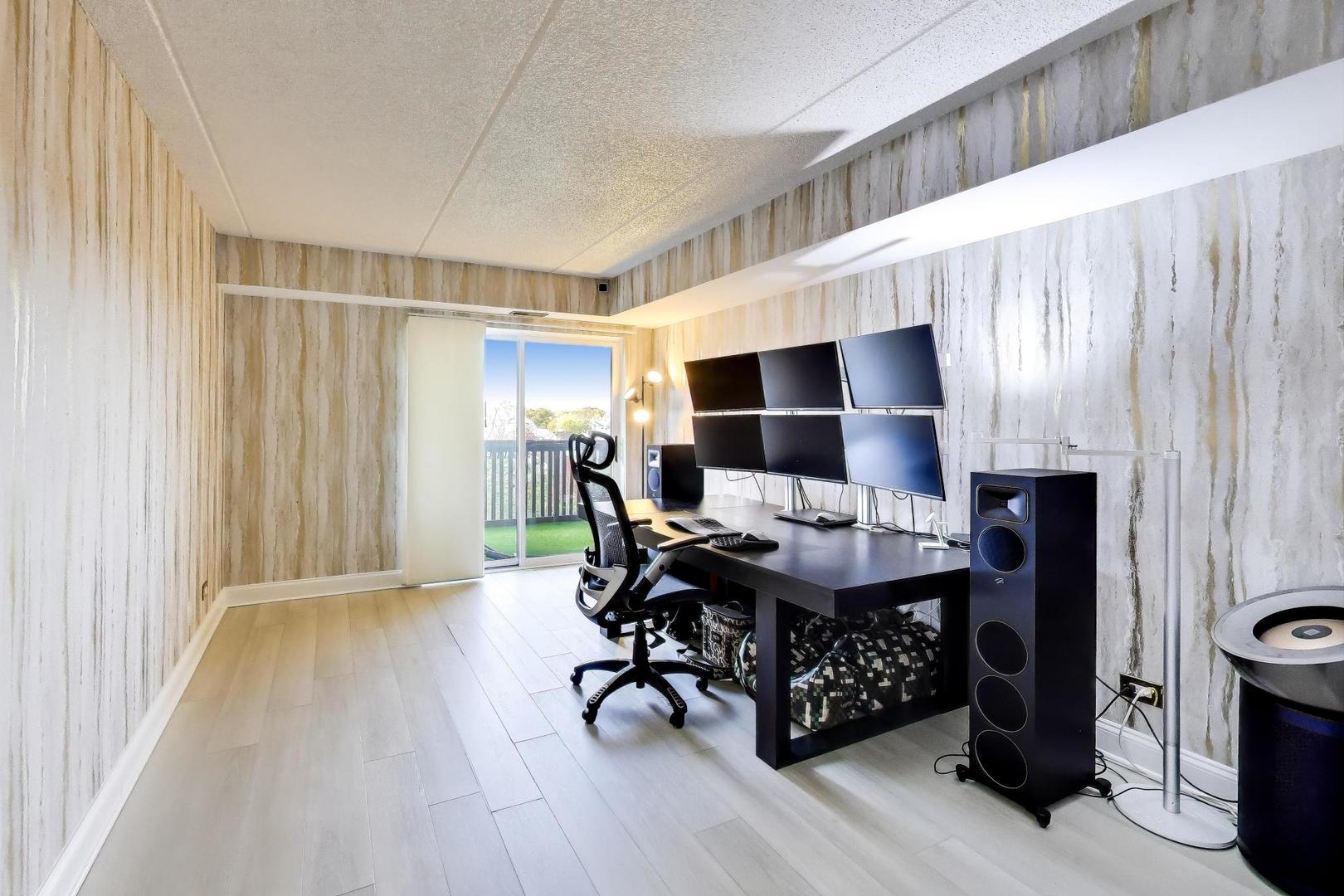 920 Vose Drive #604, Gurnee, IL 60031