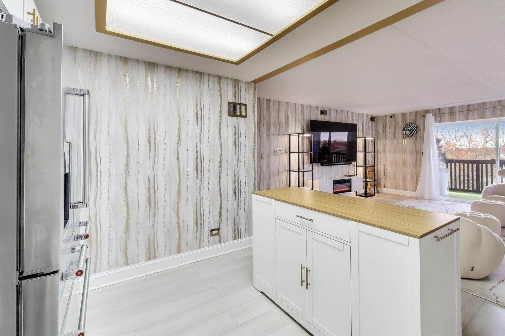 920 Vose Drive #604, Gurnee, IL 60031