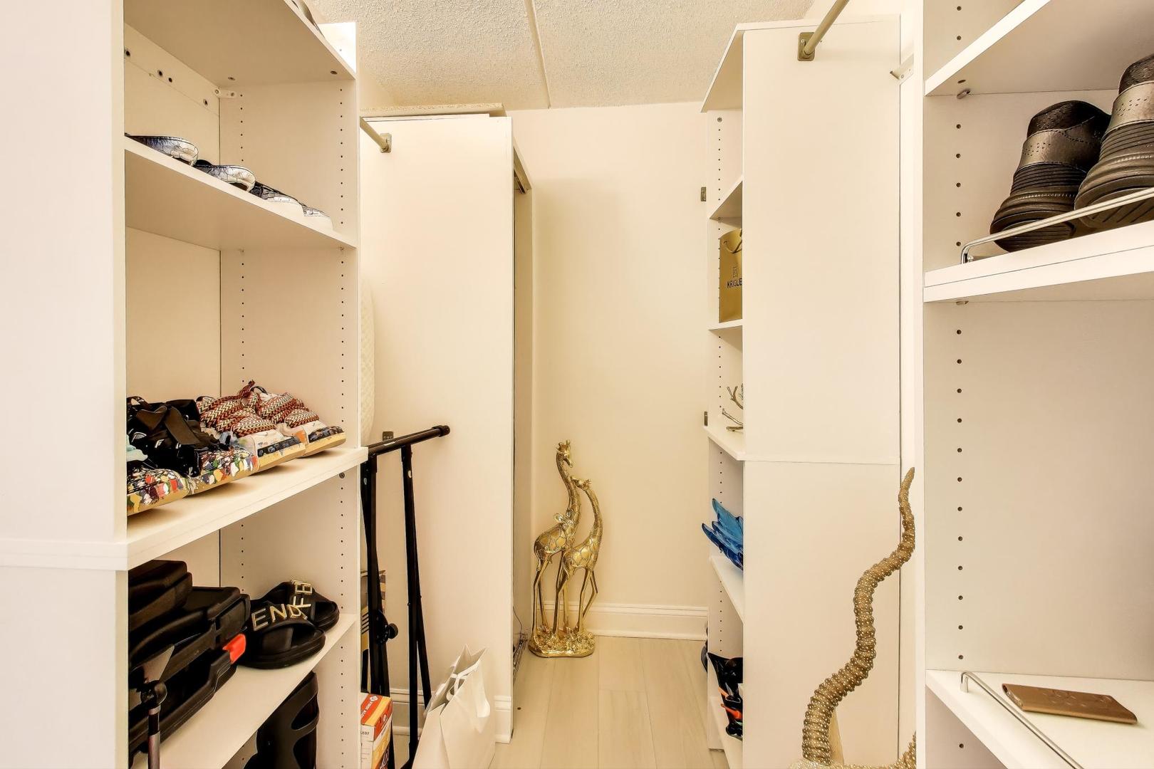 920 Vose Drive #604, Gurnee, IL 60031