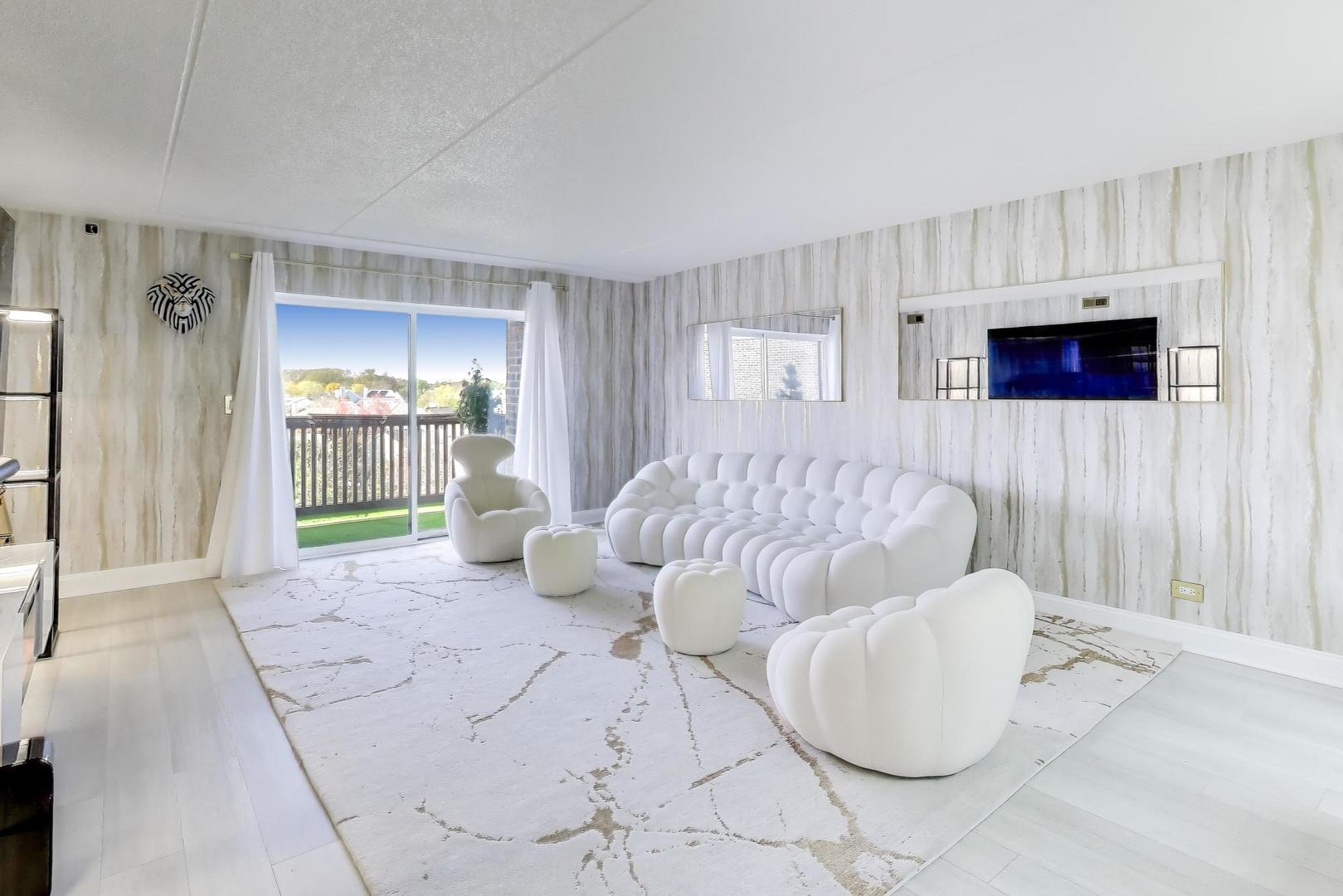 920 Vose Drive #604, Gurnee, IL 60031