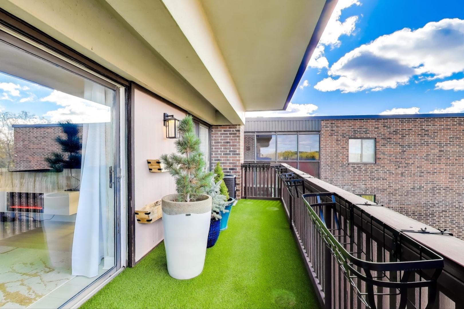 920 Vose Drive #604, Gurnee, IL 60031