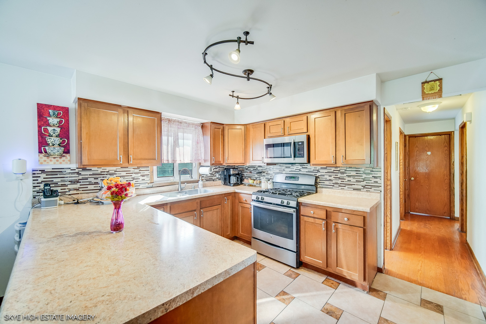 9805 Normandy Avenue, Oak Lawn, IL 60453