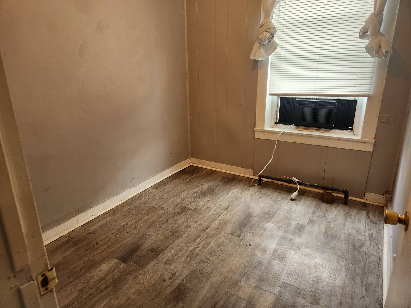 8 E Railroad Street #9, Sandwich, IL 60548