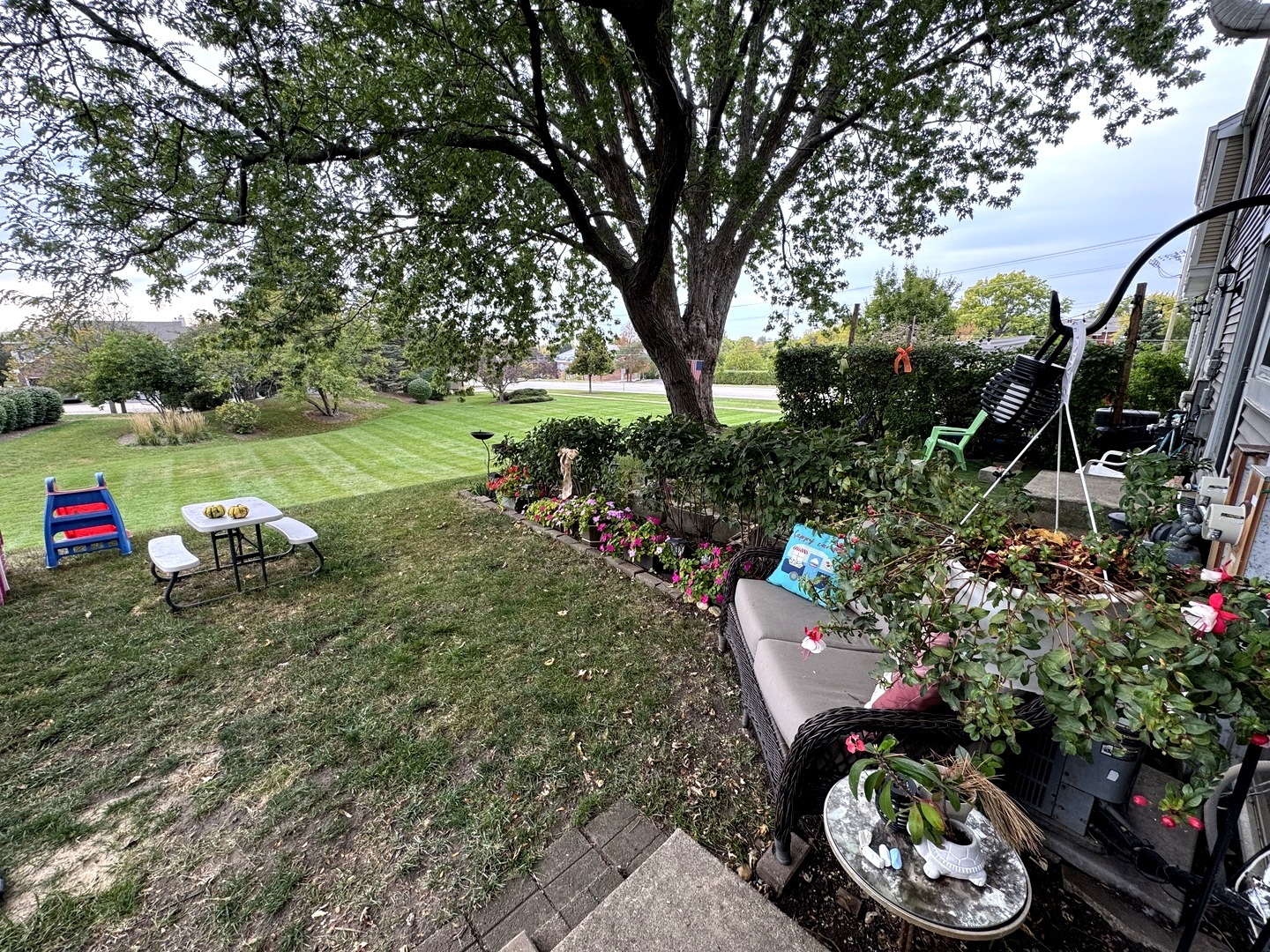 1992 Holbrook Lane, Hoffman Estates, IL 60169