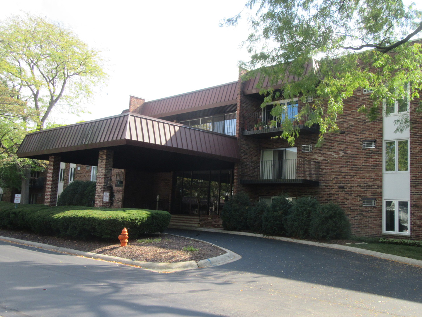 1053 W Ogden Avenue #236, Naperville, IL 60563