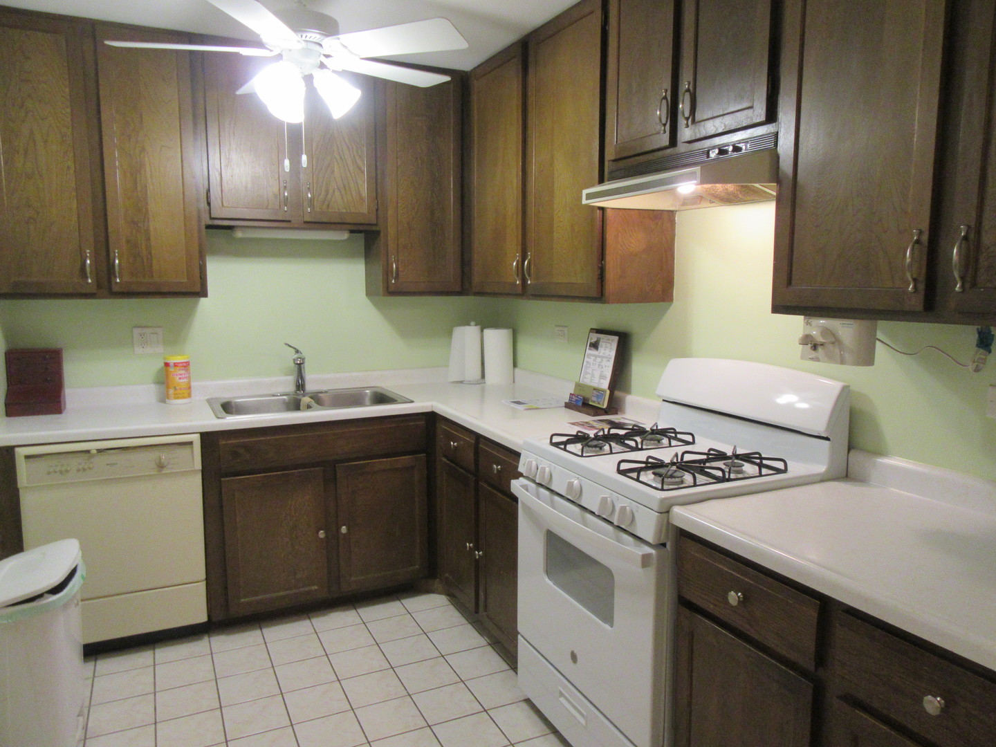 1053 W Ogden Avenue #236, Naperville, IL 60563