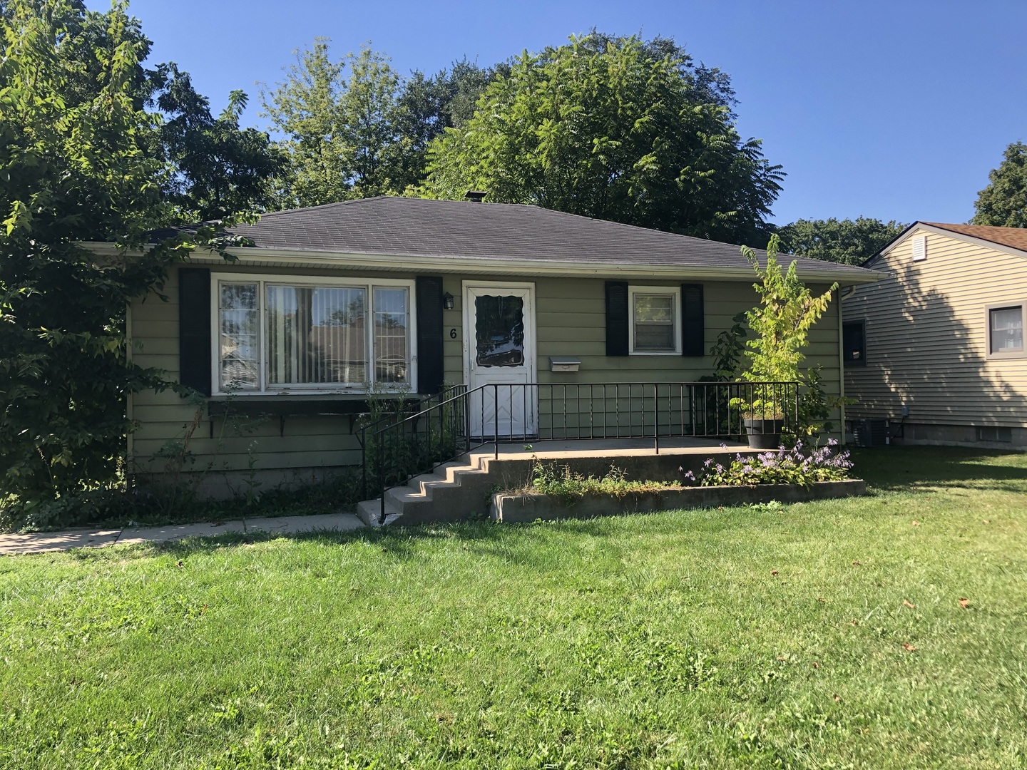 6 NORTH ADAMS Street #6, North Aurora, IL 60542