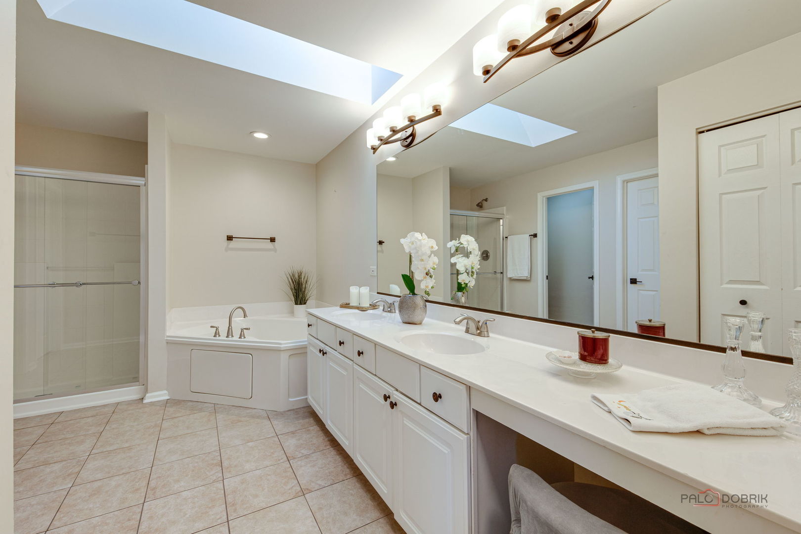 608 Sycamore Street, Vernon Hills, IL 60061