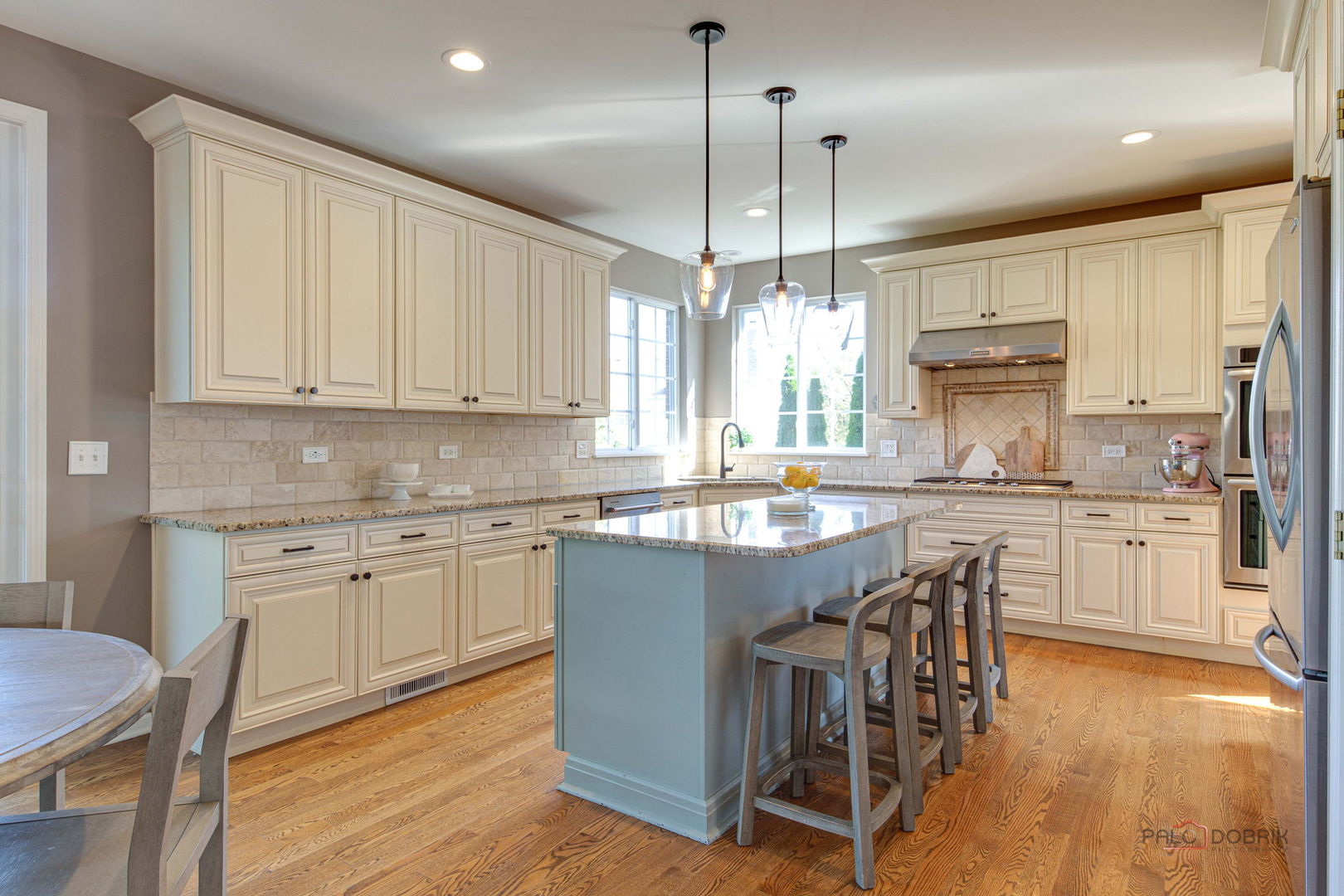 608 Sycamore Street, Vernon Hills, IL 60061