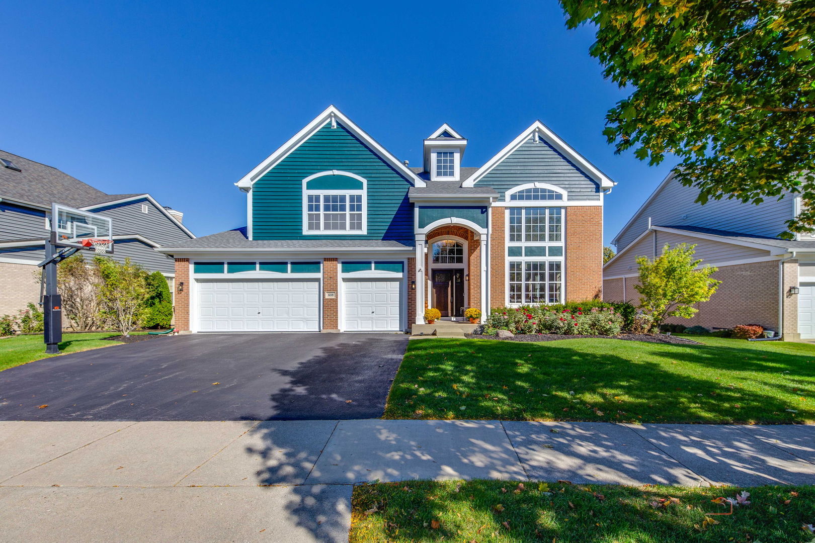 608 Sycamore Street, Vernon Hills, IL 60061