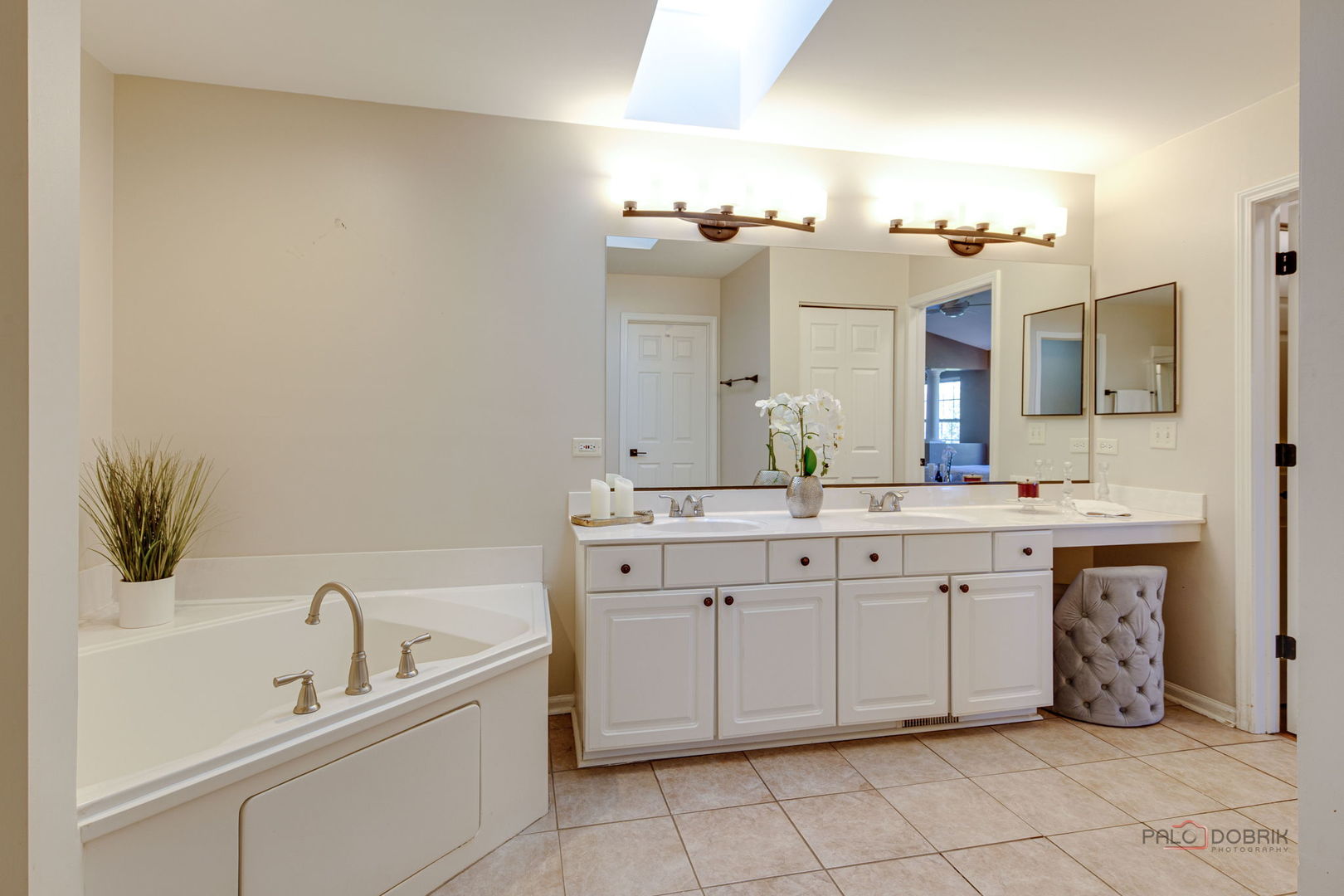 608 Sycamore Street, Vernon Hills, IL 60061