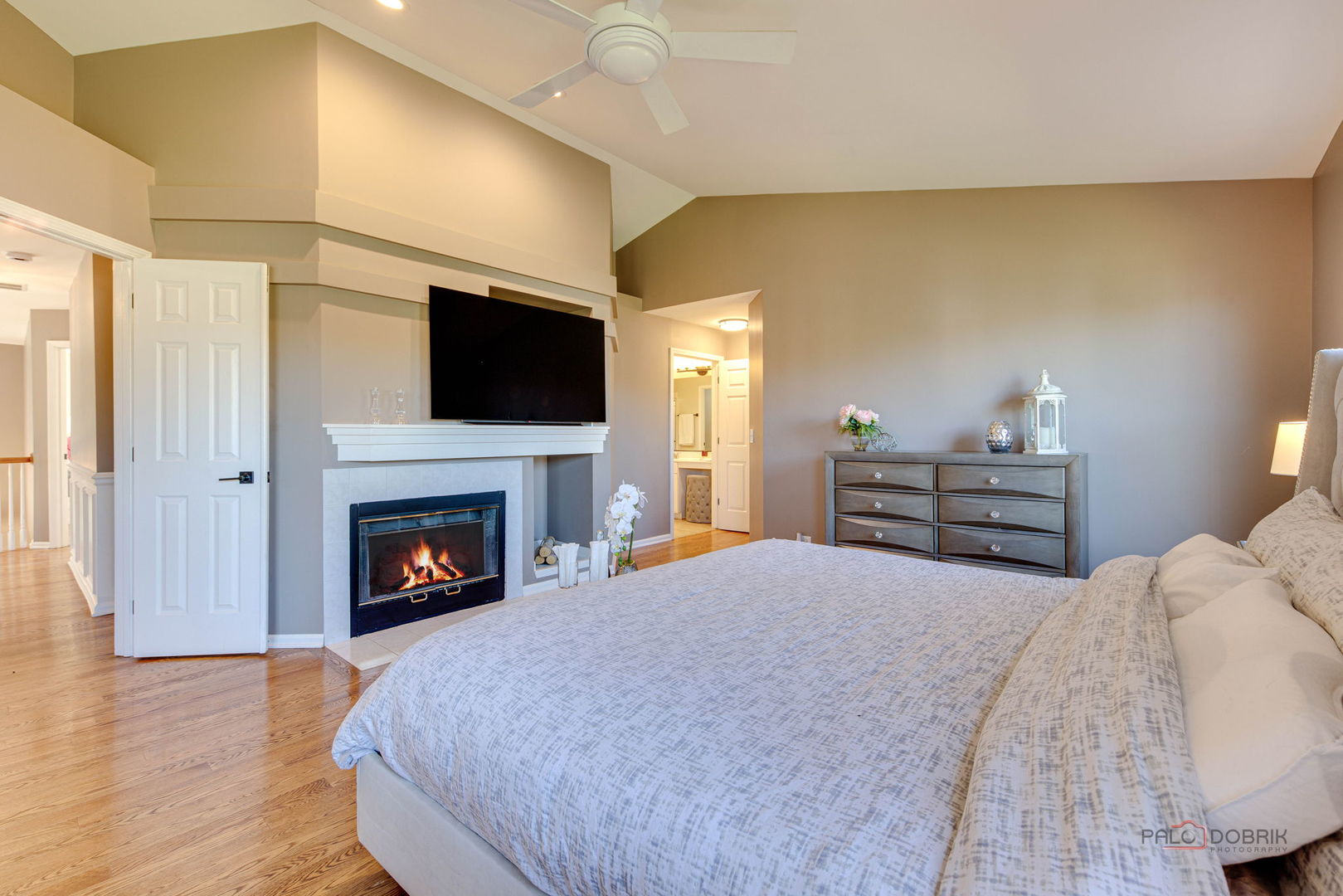 608 Sycamore Street, Vernon Hills, IL 60061