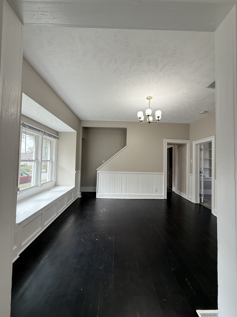 1401 W Elm Street, Bloomington, IL 61701