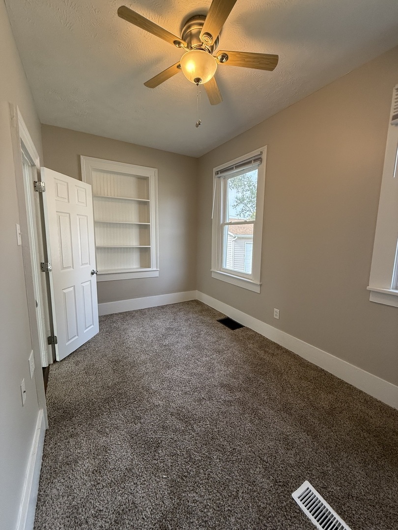 1401 W Elm Street, Bloomington, IL 61701