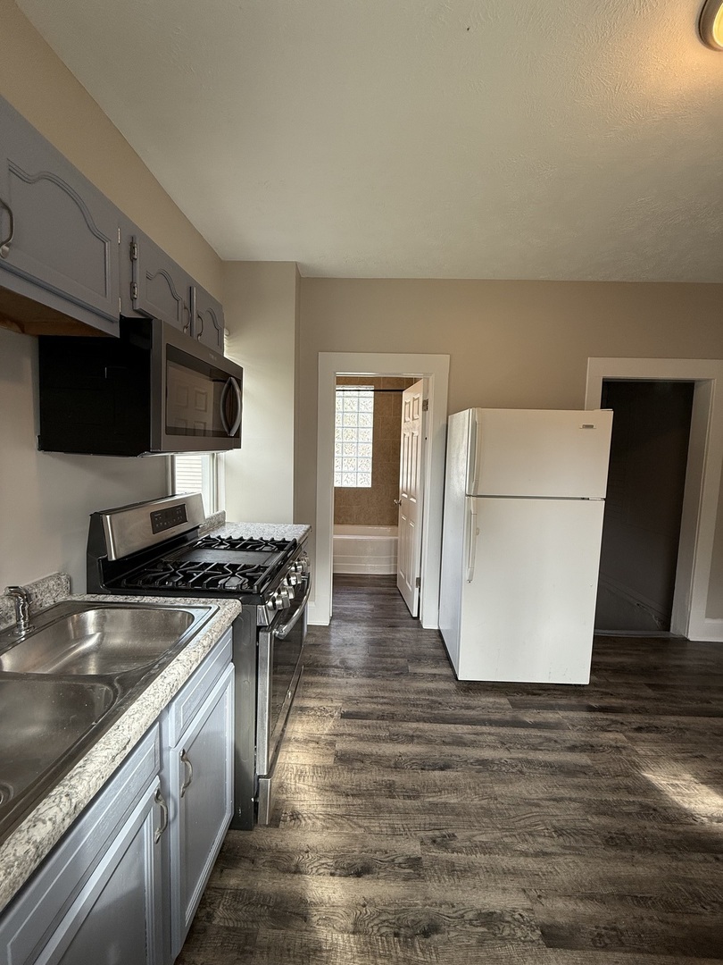 1401 W Elm Street, Bloomington, IL 61701