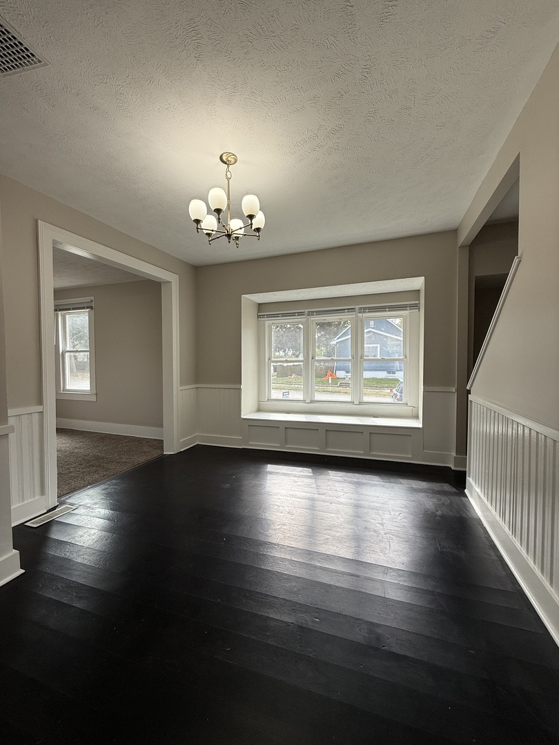 1401 W Elm Street, Bloomington, IL 61701