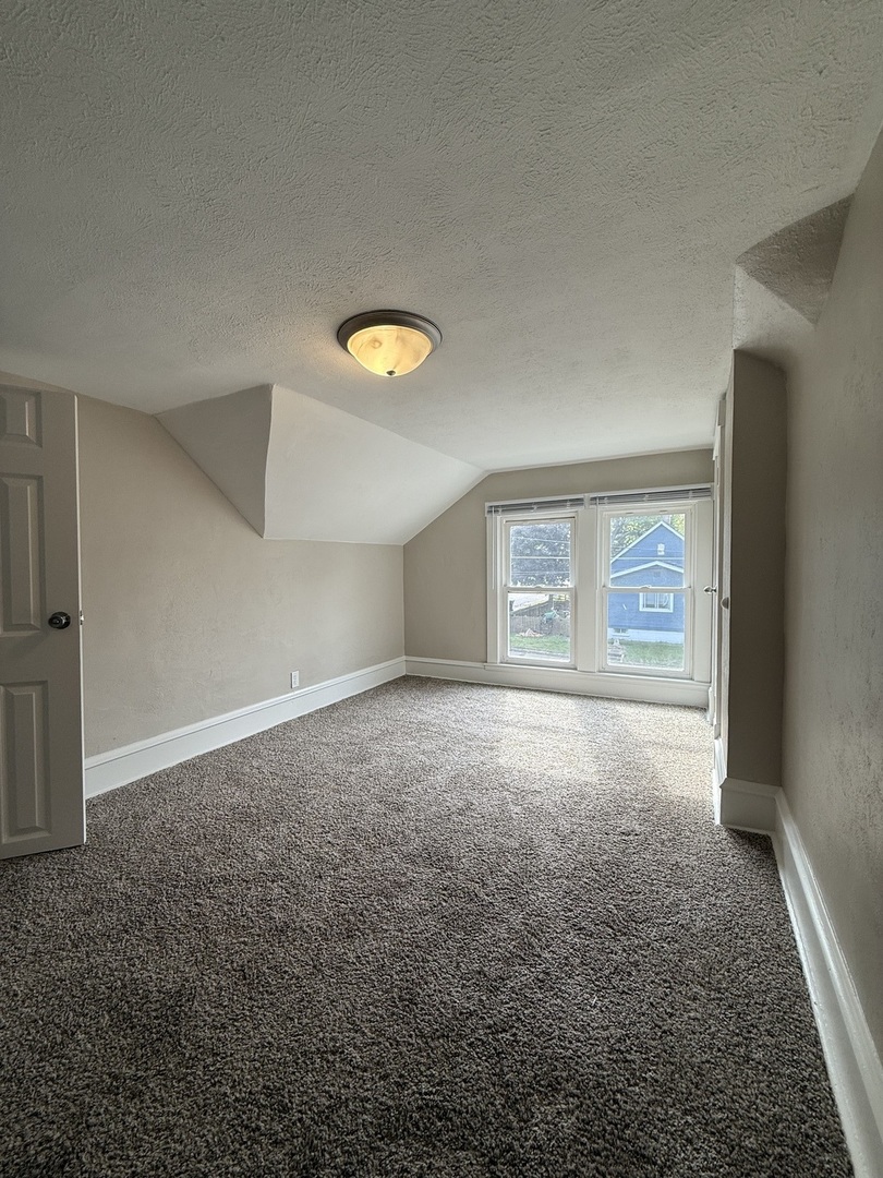 1401 W Elm Street, Bloomington, IL 61701