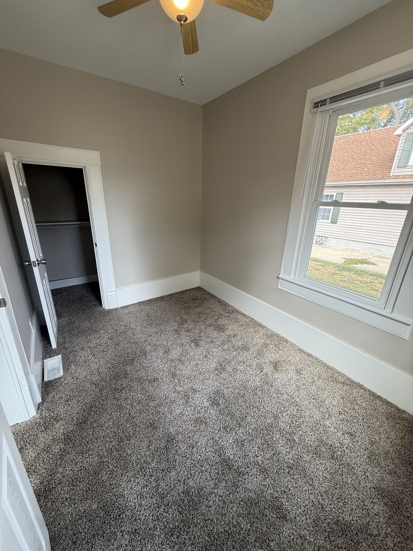 1401 W Elm Street, Bloomington, IL 61701