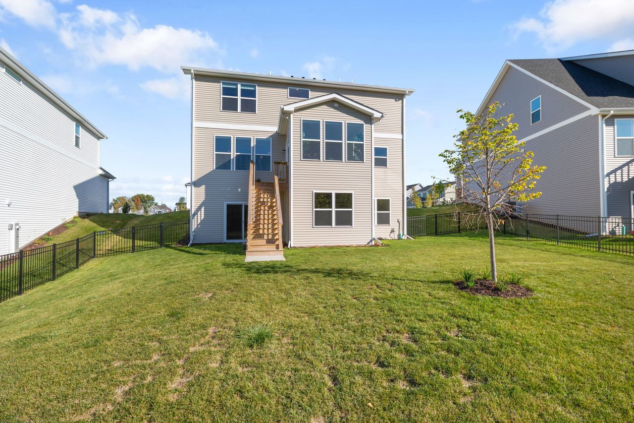 1044 Joice Lane, Mundelein, IL 60060