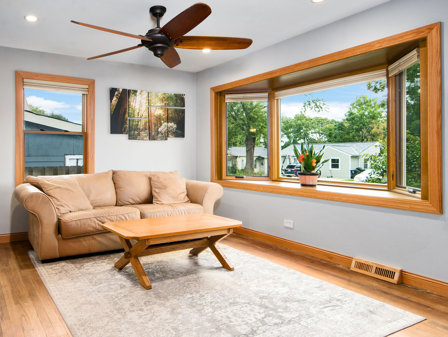 116 N Prairie Avenue, Mundelein, IL 60060