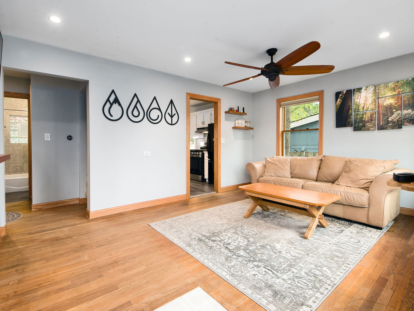 116 N Prairie Avenue, Mundelein, IL 60060