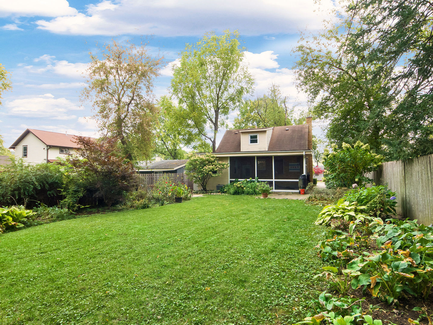 116 N Prairie Avenue, Mundelein, IL 60060