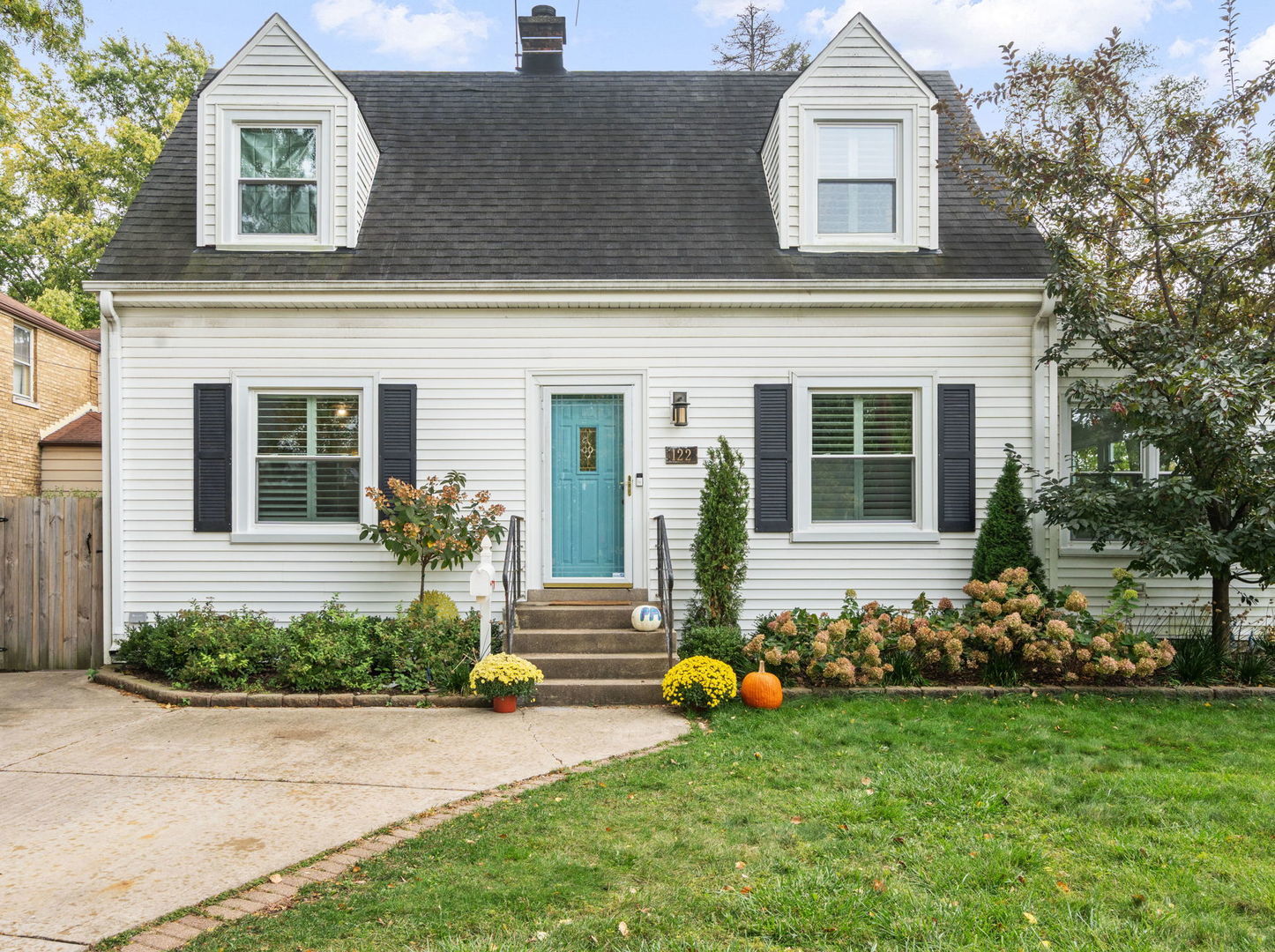 122 E Crescent Avenue, Elmhurst, IL 60126