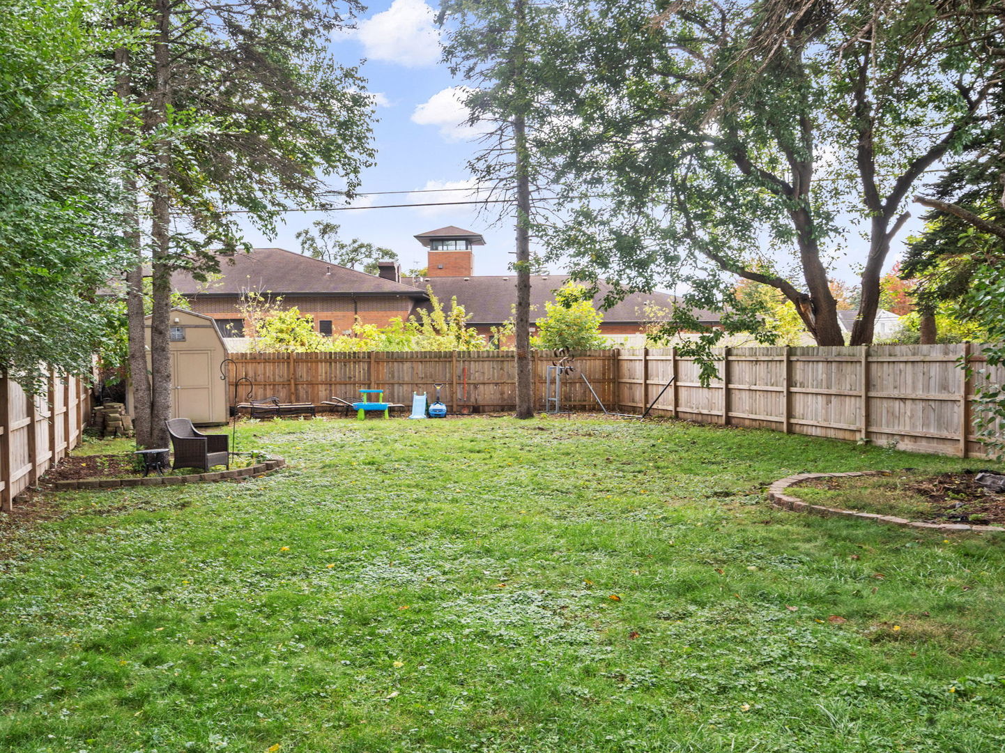 122 E Crescent Avenue, Elmhurst, IL 60126