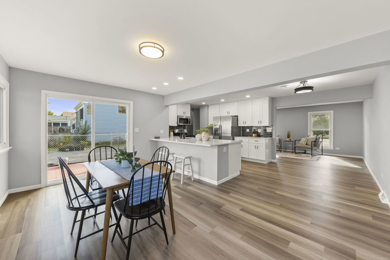 152 W Montana Avenue, Glendale Heights, IL 60139