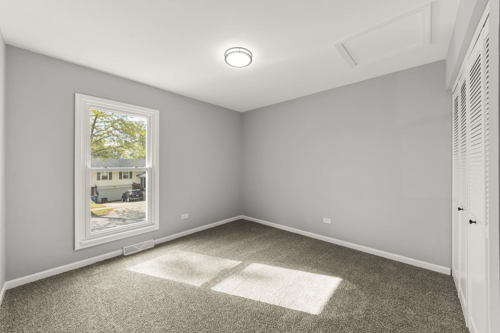 152 W Montana Avenue, Glendale Heights, IL 60139