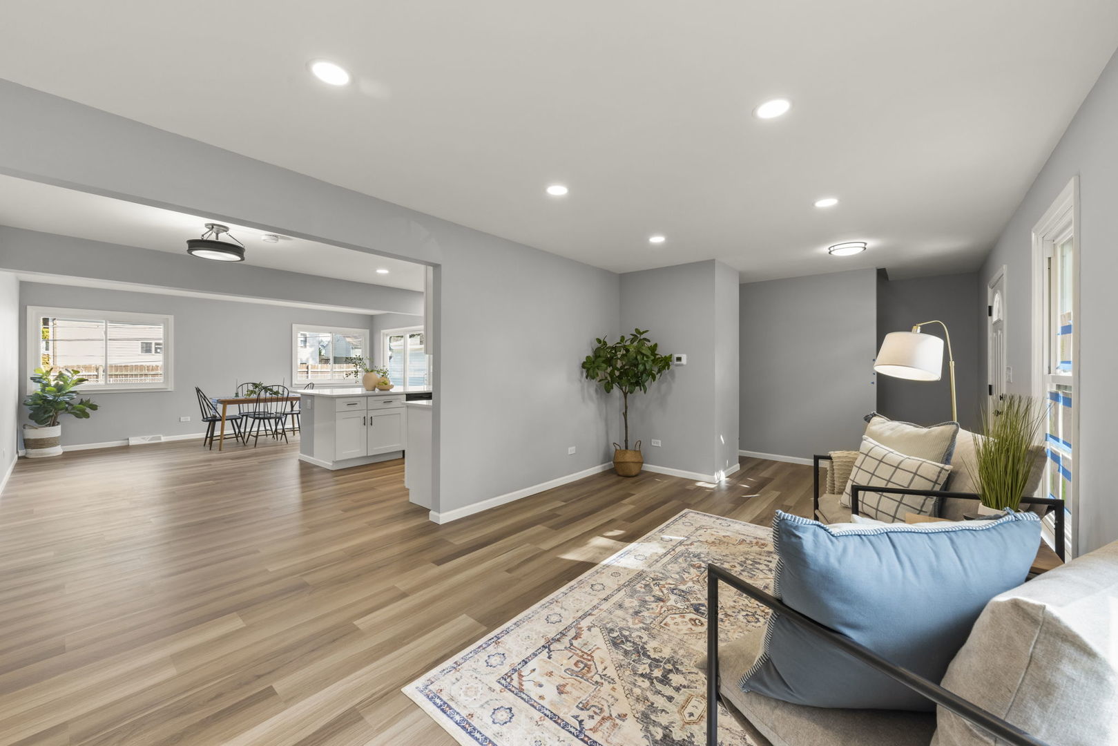 152 W Montana Avenue, Glendale Heights, IL 60139