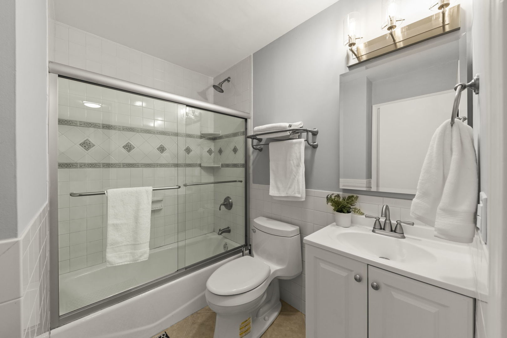 152 W Montana Avenue, Glendale Heights, IL 60139