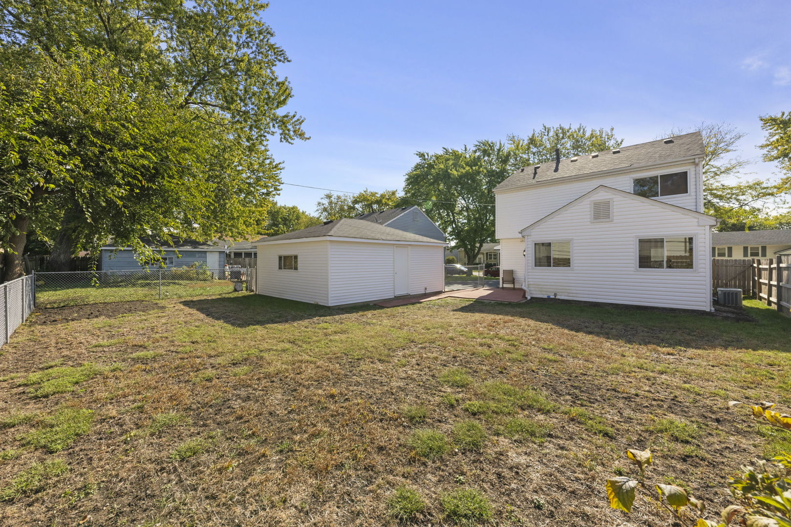 152 W Montana Avenue, Glendale Heights, IL 60139