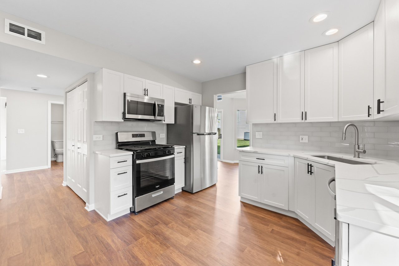 1849 Canterbury Court, Gurnee, IL 60031