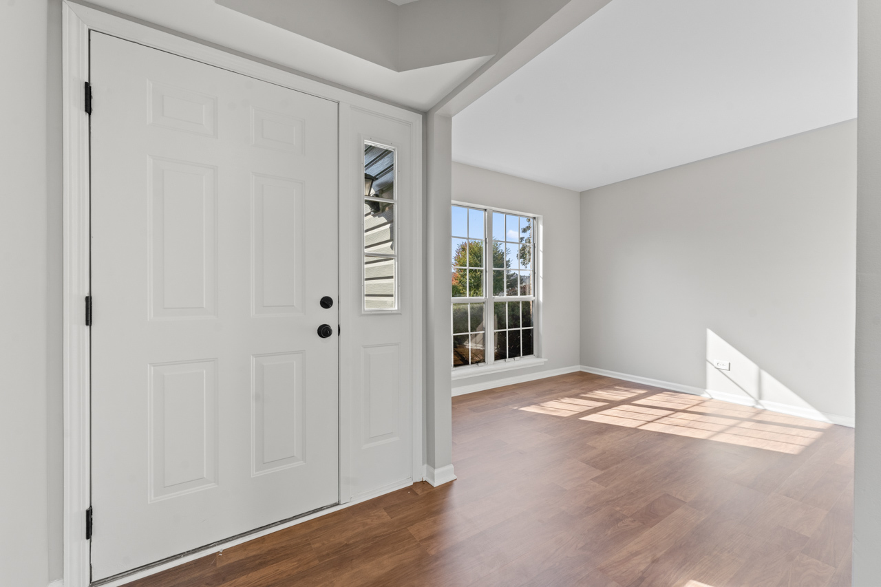 1849 Canterbury Court, Gurnee, IL 60031