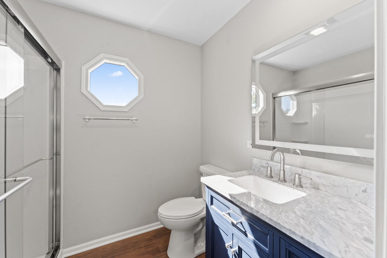 1849 Canterbury Court, Gurnee, IL 60031