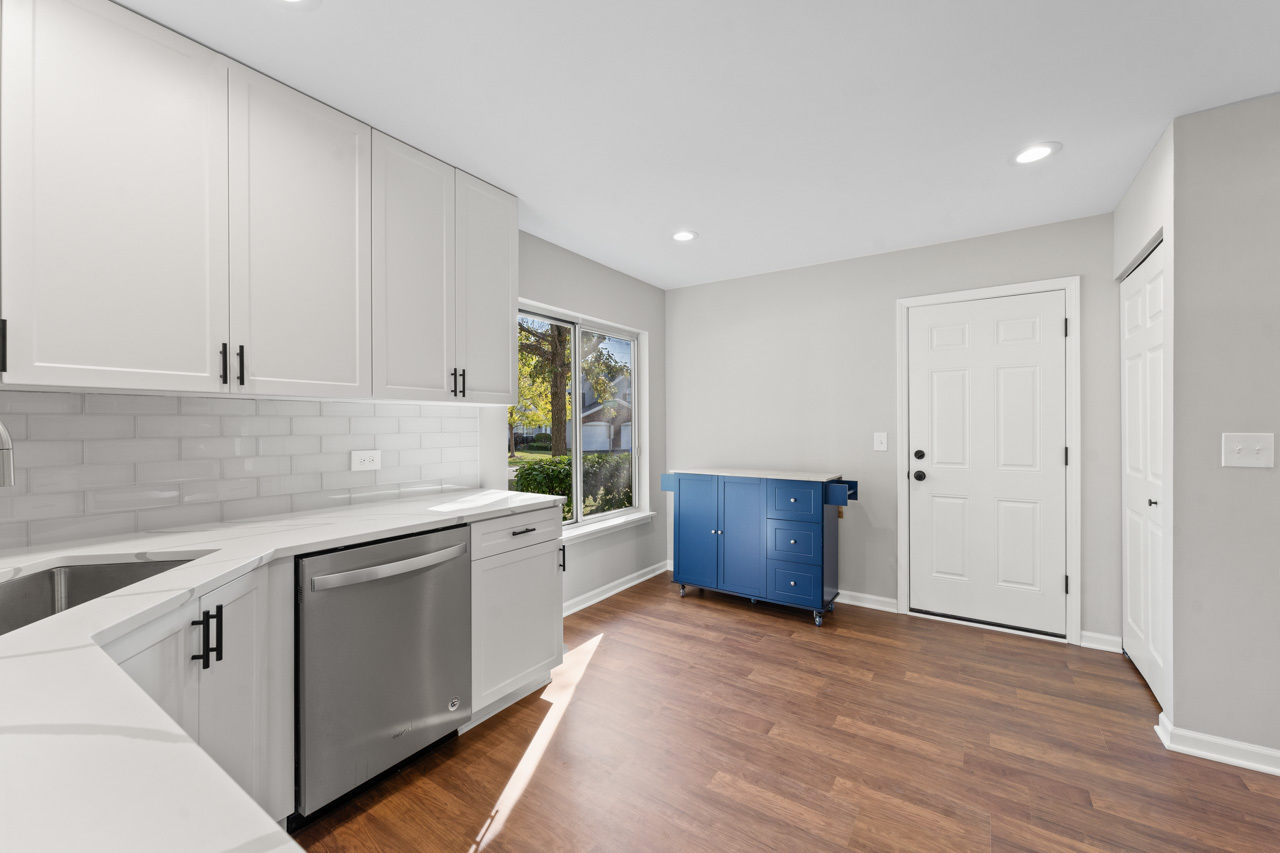 1849 Canterbury Court, Gurnee, IL 60031