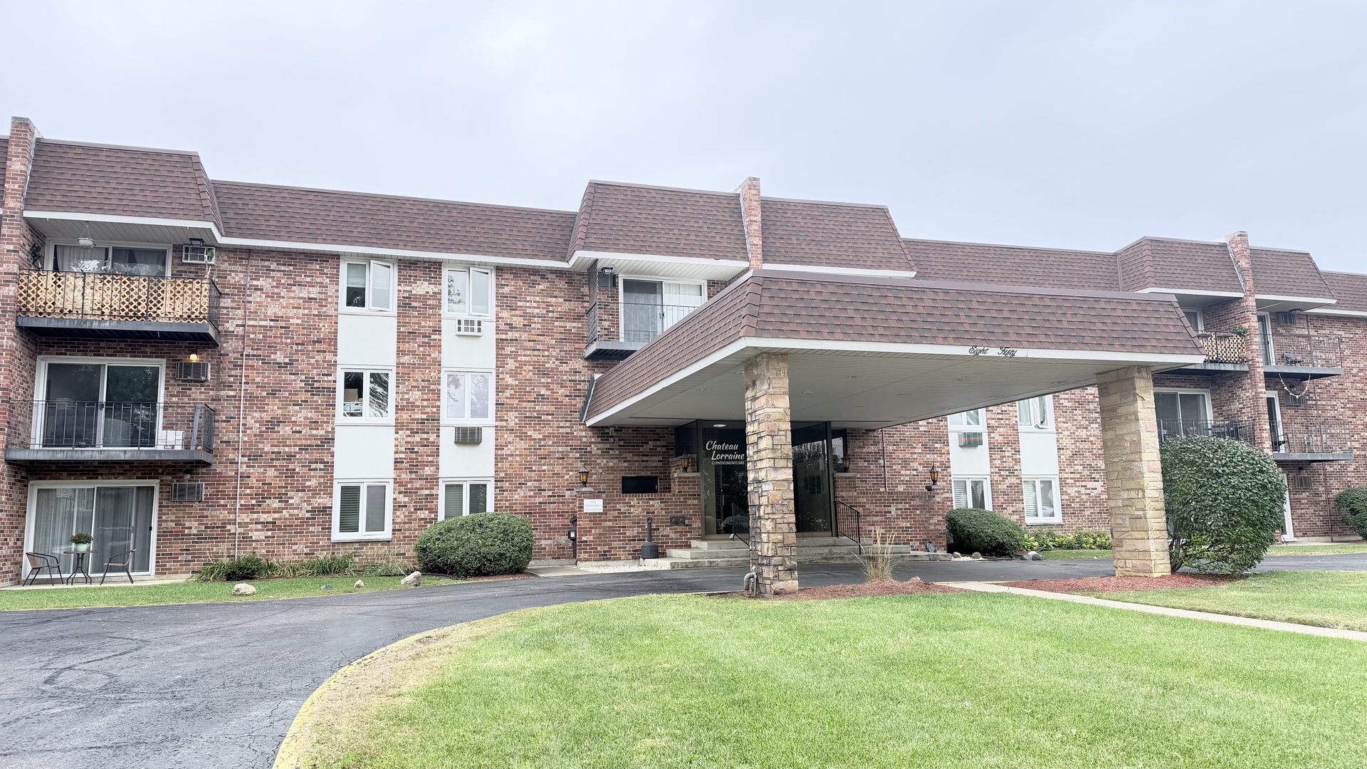 850 S Lorraine Road #1C, Wheaton, IL 60189