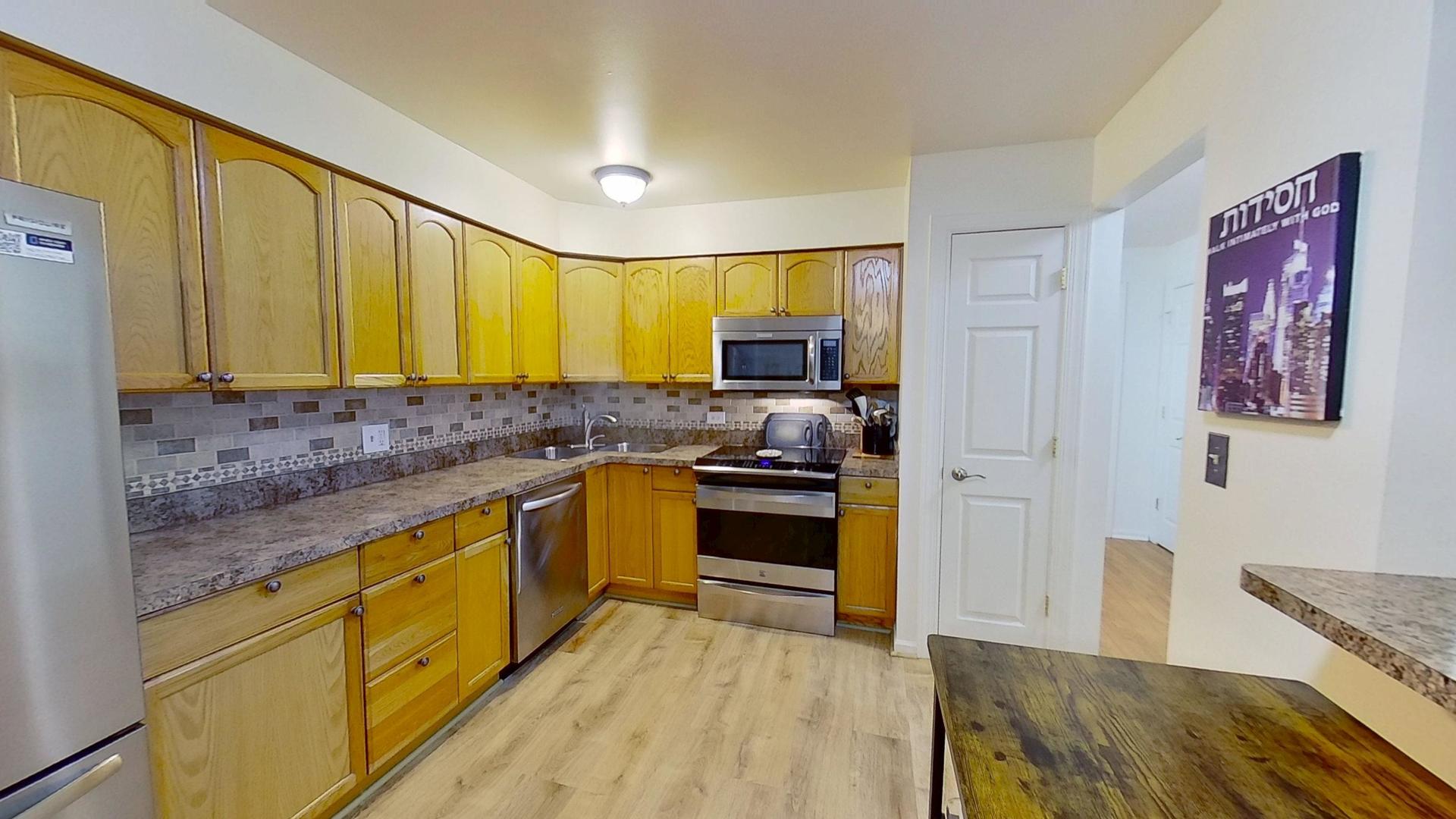 850 S Lorraine Road #1C, Wheaton, IL 60189