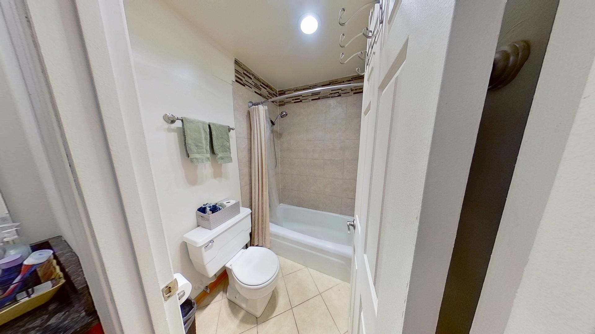 850 S Lorraine Road #1C, Wheaton, IL 60189