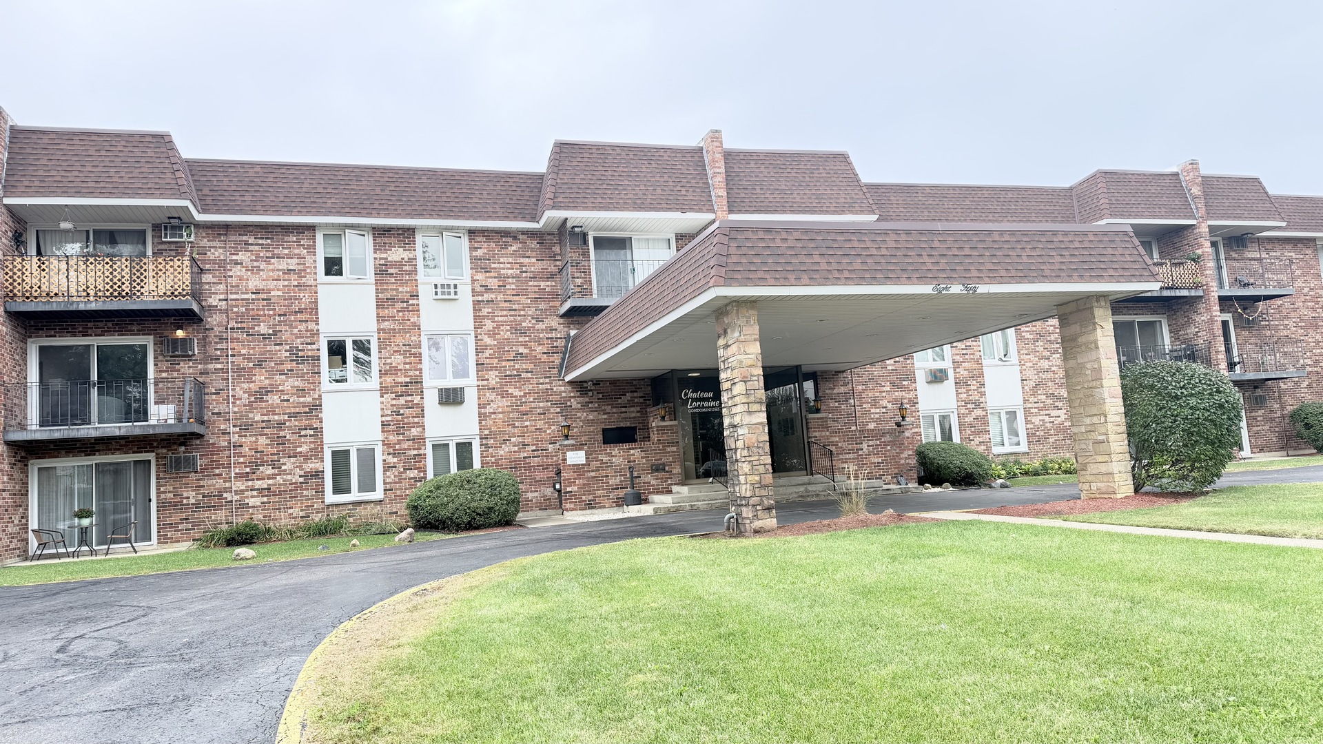 850 S Lorraine Road #1C, Wheaton, IL 60189