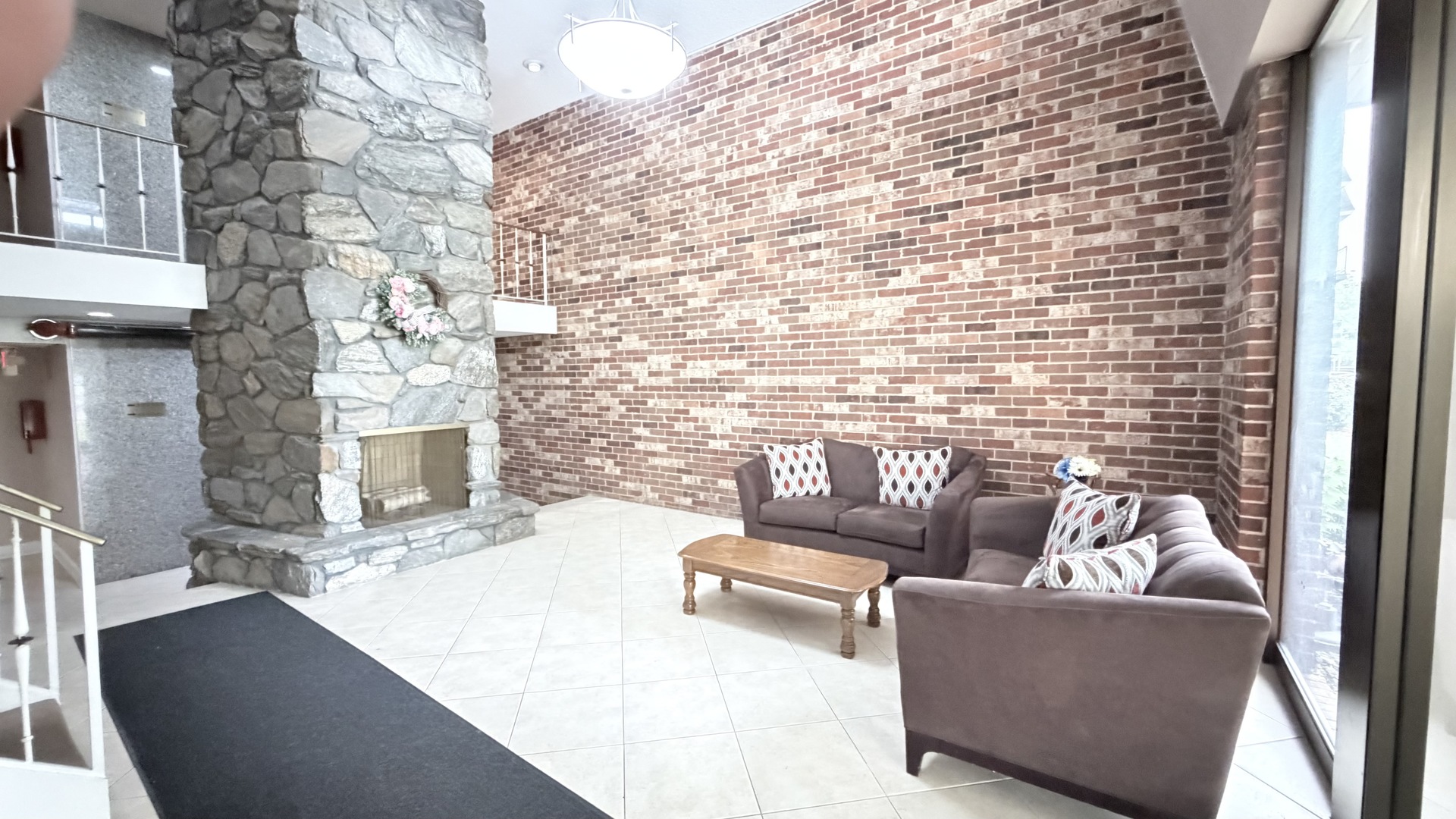 850 S Lorraine Road #1C, Wheaton, IL 60189