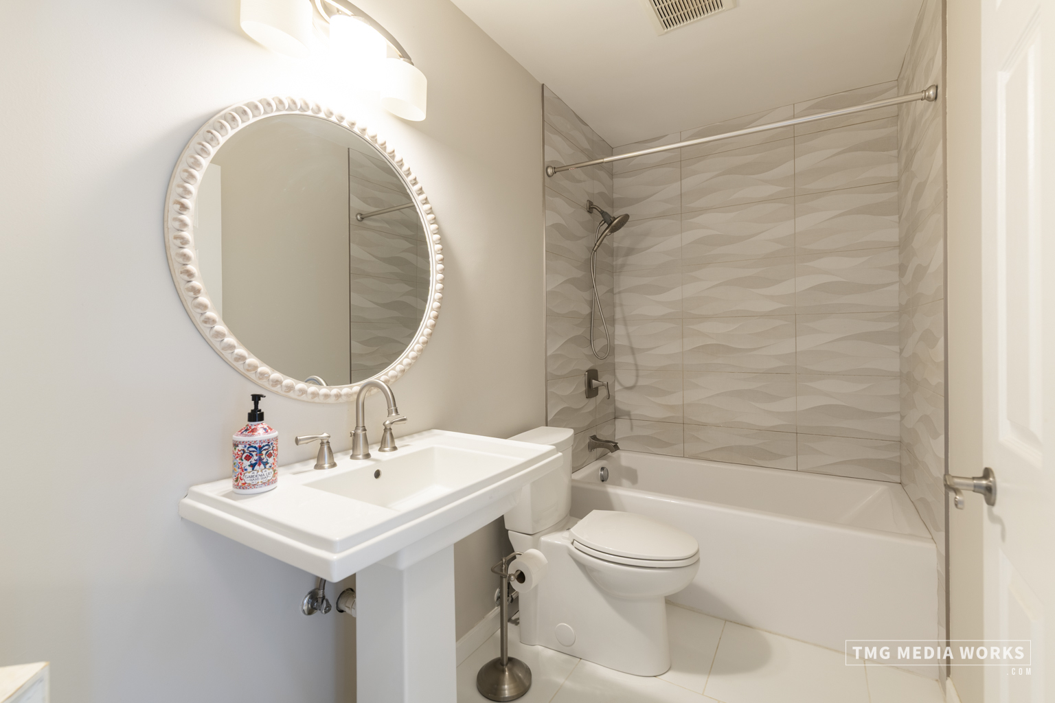 300 Churchill Lane, Aurora, IL 60504