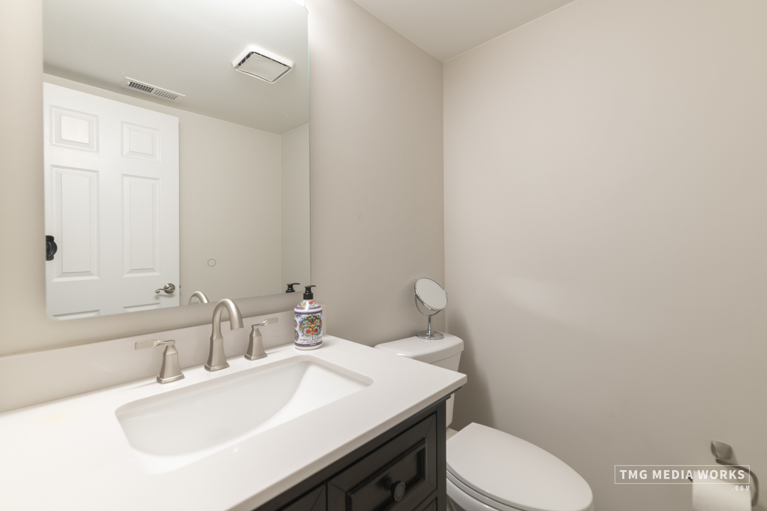 300 Churchill Lane, Aurora, IL 60504