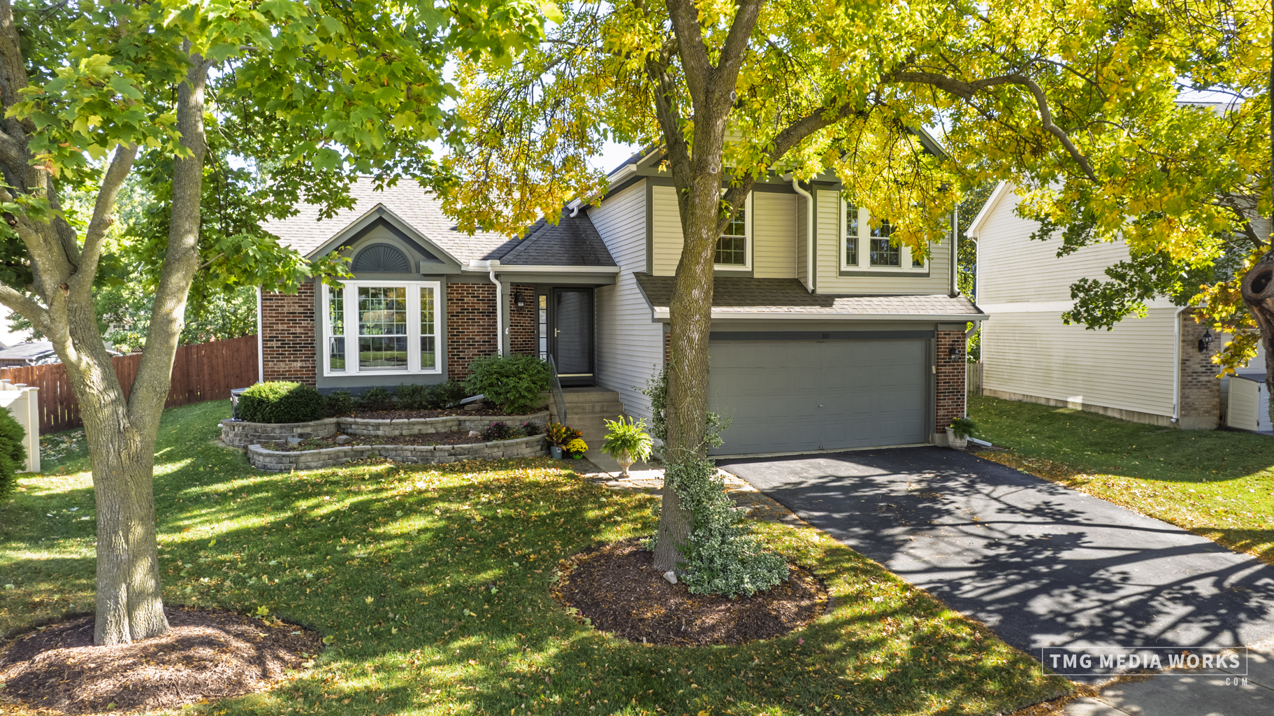 300 Churchill Lane, Aurora, IL 60504