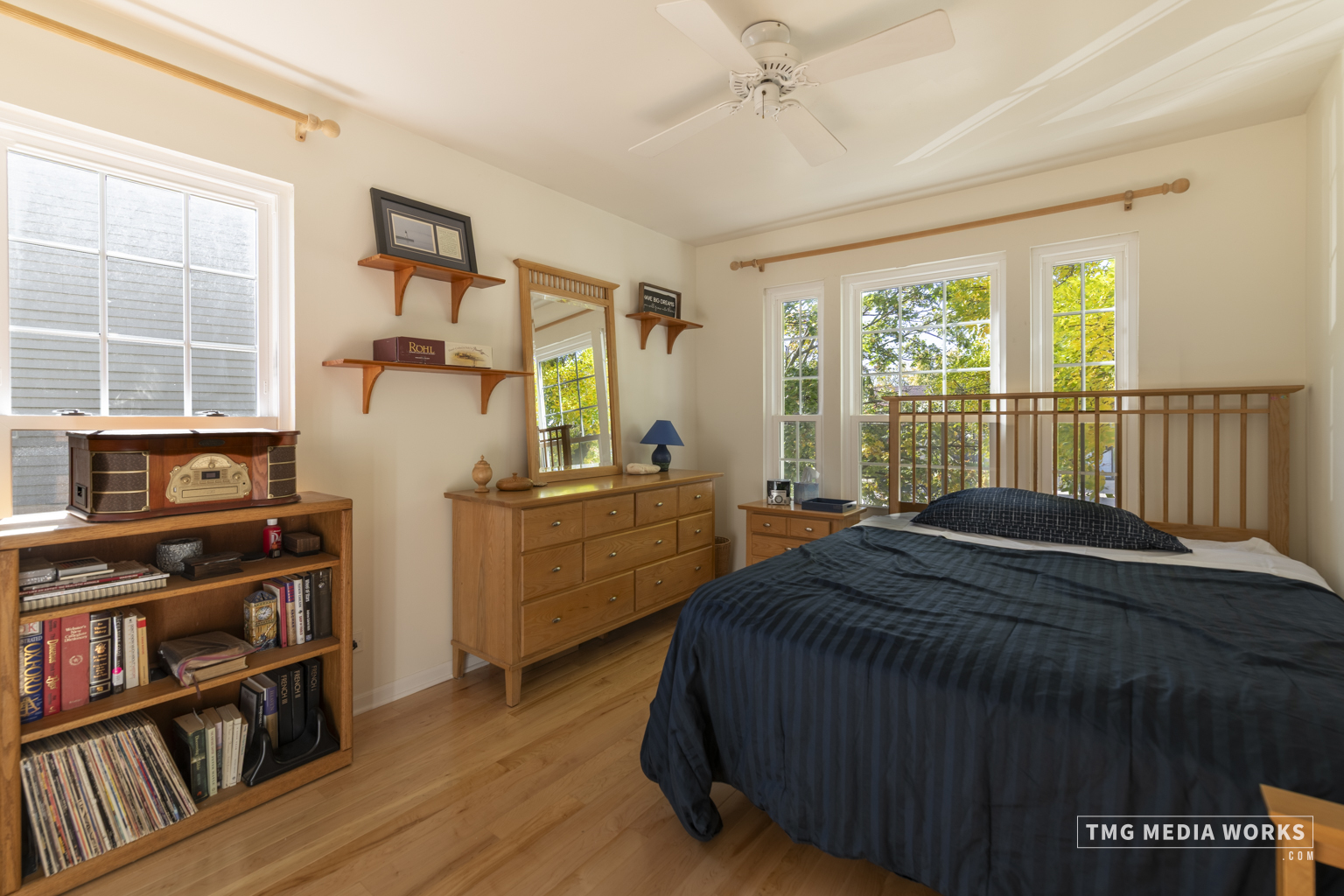 300 Churchill Lane, Aurora, IL 60504