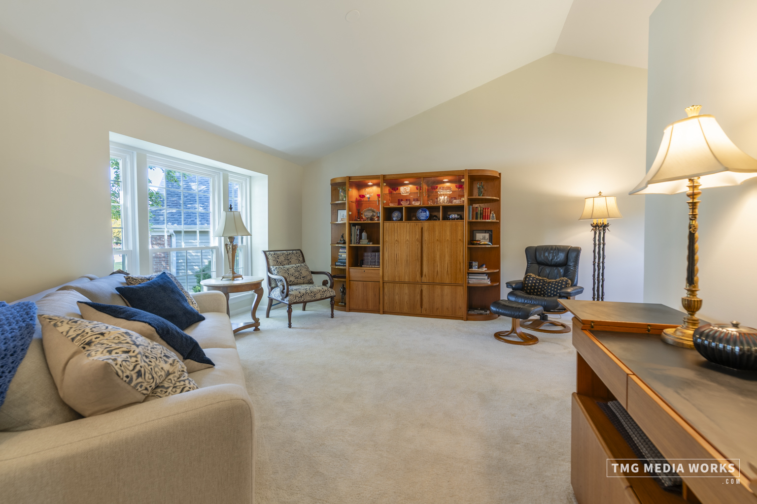 300 Churchill Lane, Aurora, IL 60504