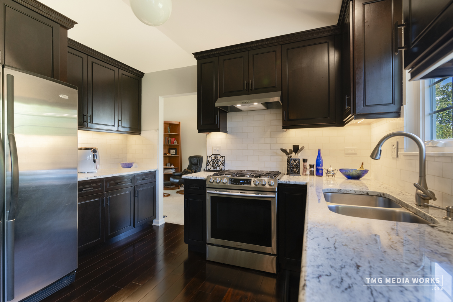 300 Churchill Lane, Aurora, IL 60504